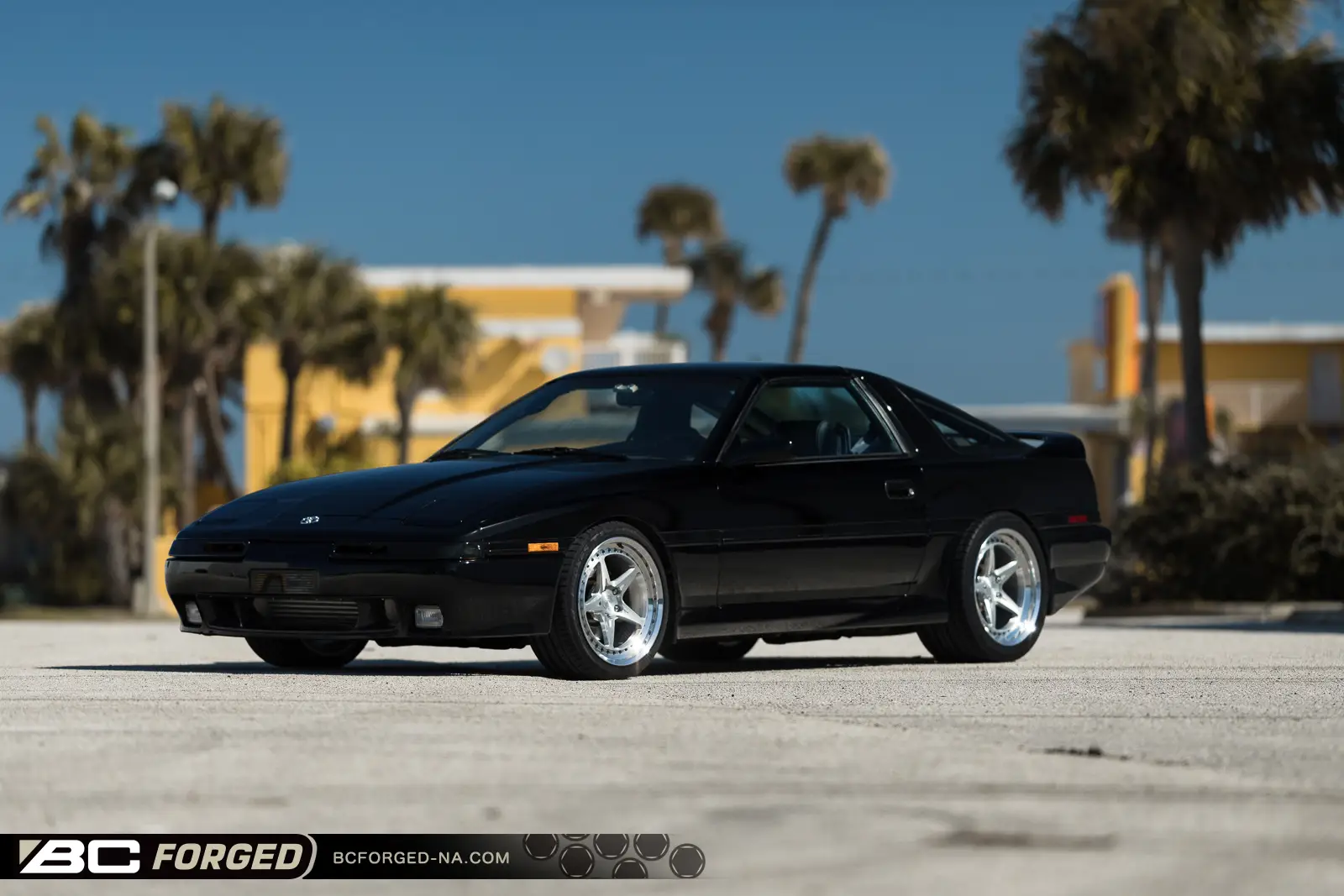 骨董１７ 参考画像３ travis-mk3-toyota-supra-18-