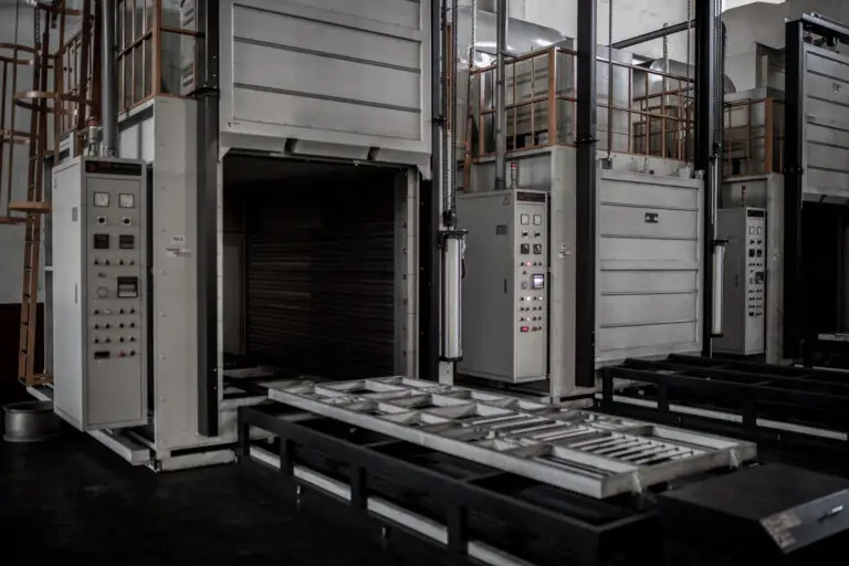 Opening to the quenching & ageing machine