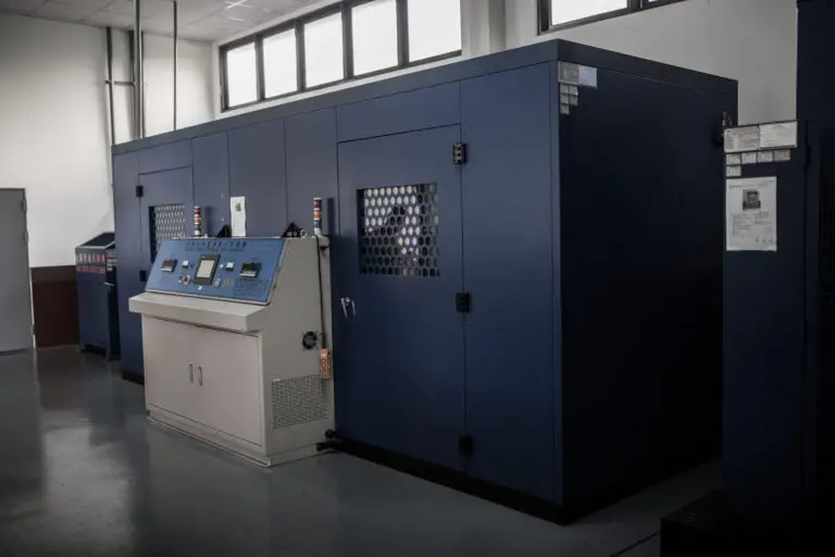Dynamic radial fatigue testing machine alternate angle