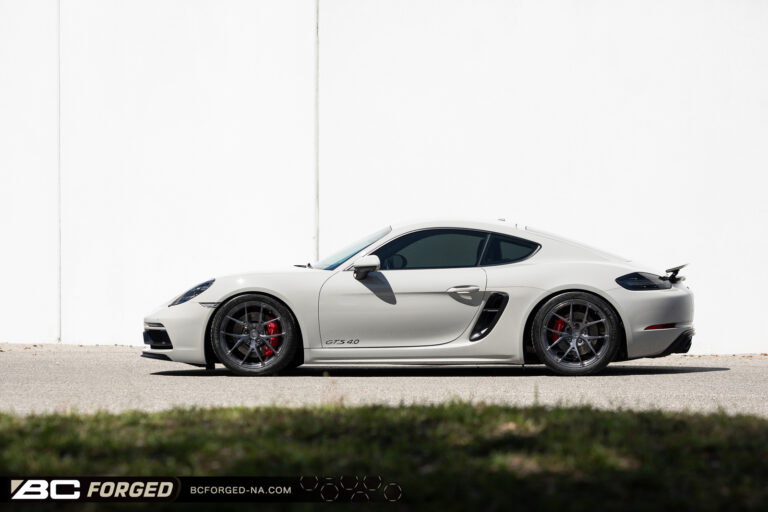 フライゴンδ PSA5 2022-Porsche-718 Spyder-
